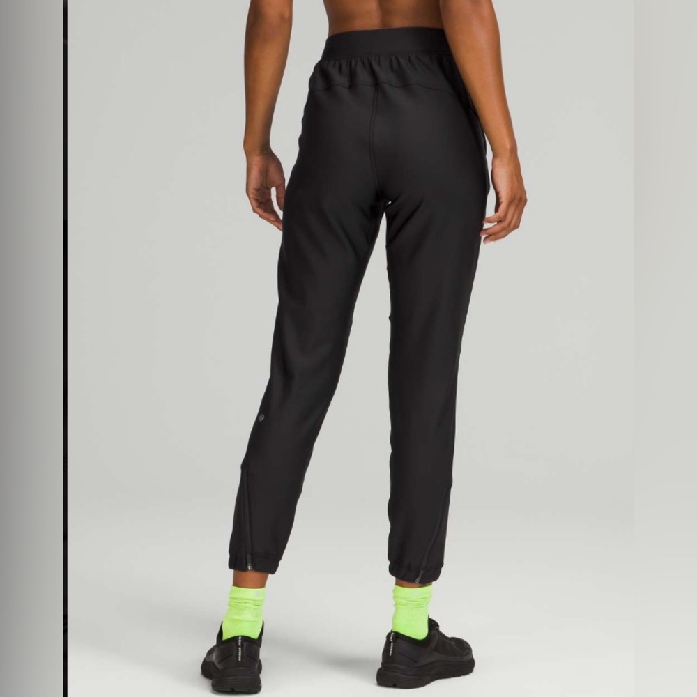 Lululemon Adapted State High-Rise Tech Fleece Jogger in Black - Picture 2 of 9